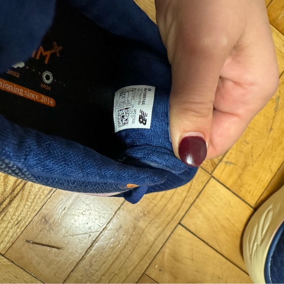 New*** New Balance sneakers ( marathon 2024 branding ). - Picture 7 of 8
